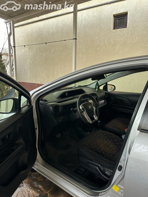 Toyota Prius c I Рестайлинг 1.5, 2016 Bishkek - photo 9