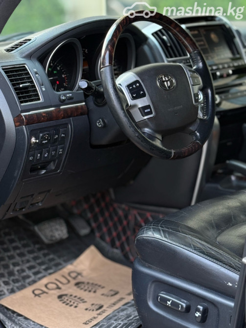Toyota Land Cruiser 200 Series Рестайлинг 1 4.6, 2012 Бишкек - изображение 8