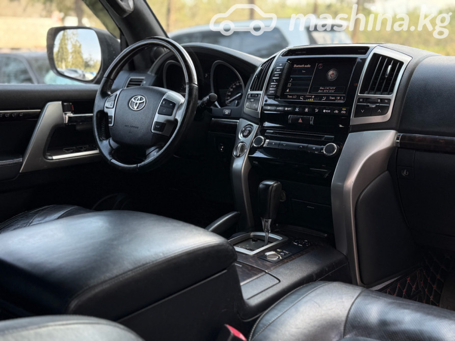 Toyota Land Cruiser 200 Series Рестайлинг 1 4.6, 2012 Бишкек - изображение 7
