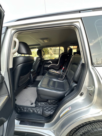 Toyota Land Cruiser 200 Series Рестайлинг 1 4.6, 2014 Bishkek - photo 7