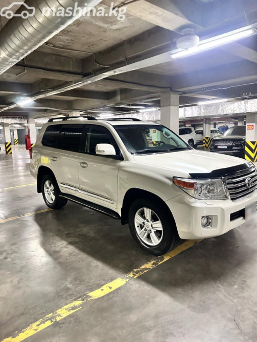 Toyota Land Cruiser 200 Series Рестайлинг 1 4.6, 2014 Бишкек - изображение 2