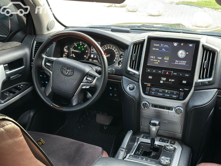 Toyota Land Cruiser 200 Series Рестайлинг 2 4.5, 2016 Бишкек - сүрөт 8
