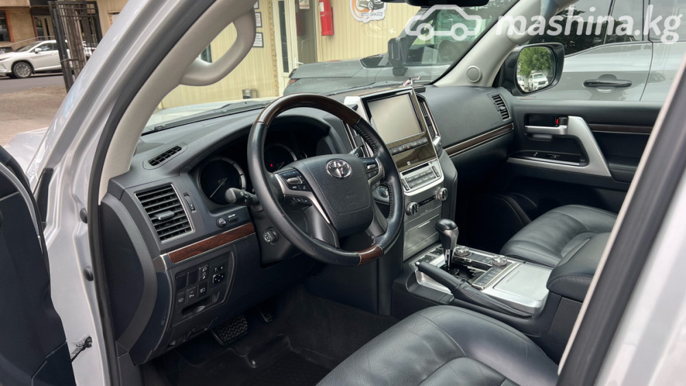 Toyota Land Cruiser 200 Series Рестайлинг 2 5.7, 2020 Бишкек - сүрөт 6