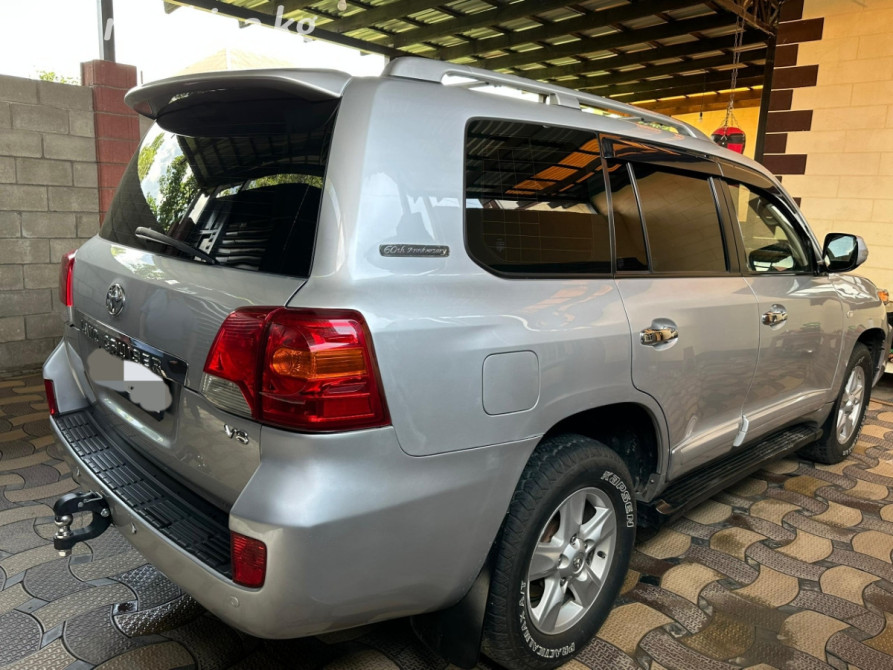 Toyota Land Cruiser 200 Series 4.5, 2011 Бишкек - сүрөт 3