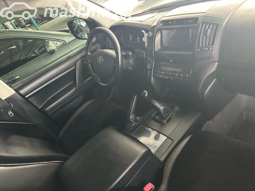 Toyota Land Cruiser 200 Series Рестайлинг 1 4.0, 2013 Бишкек - изображение 8