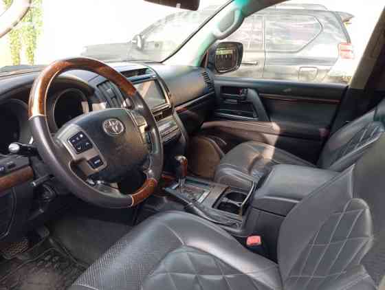 Toyota Land Cruiser 200 Series 4.0, 2011 Bishkek