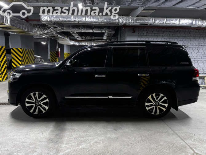 Toyota Land Cruiser 200 Series Рестайлинг 2 4.6, 2019 Bishkek - photo 1