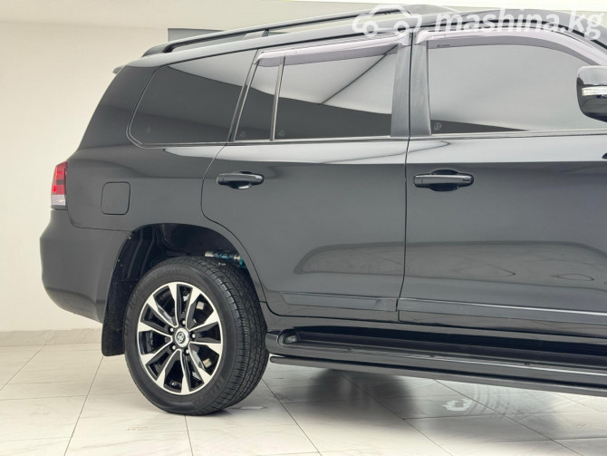 Toyota Land Cruiser 200 Series Рестайлинг 2 4.6, 2016 Bishkek - photo 3