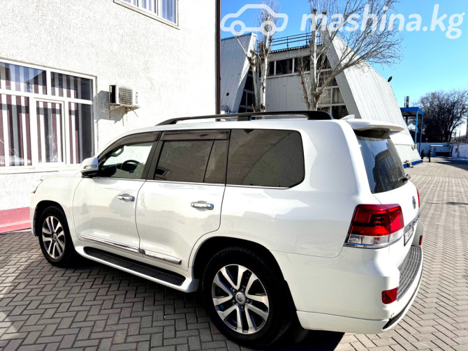 Toyota Land Cruiser 200 Series Рестайлинг 2 4.6, 2016 Bishkek - photo 2