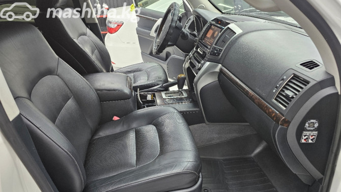 Toyota Land Cruiser 200 Series Рестайлинг 1 4.6, 2012 Bishkek - photo 7