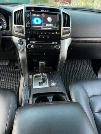 Toyota Land Cruiser 200 Series Рестайлинг 1 4.6, 2013 Bishkek - photo 3