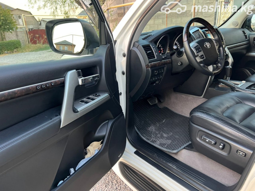 Toyota Land Cruiser 200 Series Рестайлинг 1 4.6, 2013 Бишкек - сүрөт 6