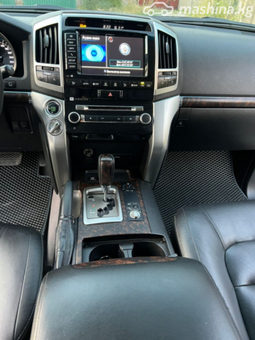 Toyota Land Cruiser 200 Series Рестайлинг 1 4.6, 2013 Бишкек - сүрөт 3
