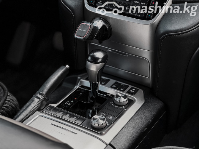 Toyota Land Cruiser 200 Series Рестайлинг 2 4.6, 2015 Bishkek - photo 10