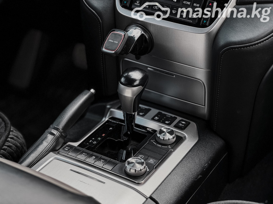 Toyota Land Cruiser 200 Series Рестайлинг 2 4.6, 2015 Бишкек - сүрөт 10