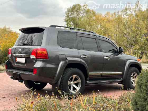 Toyota Land Cruiser 200 Series Рестайлинг 1 4.6, 2015 Bishkek