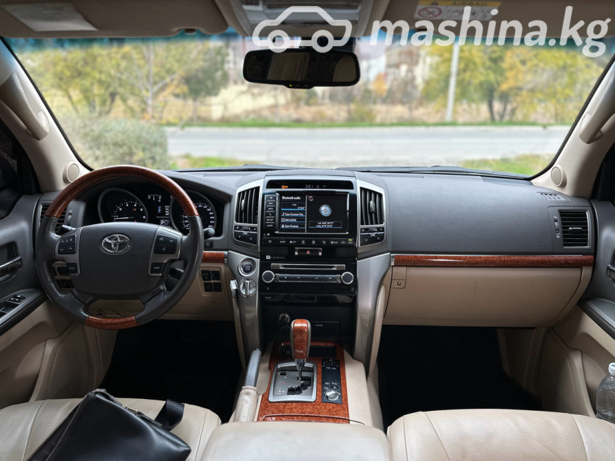 Toyota Land Cruiser 200 Series Рестайлинг 1 4.6, 2015 Бишкек - сүрөт 10