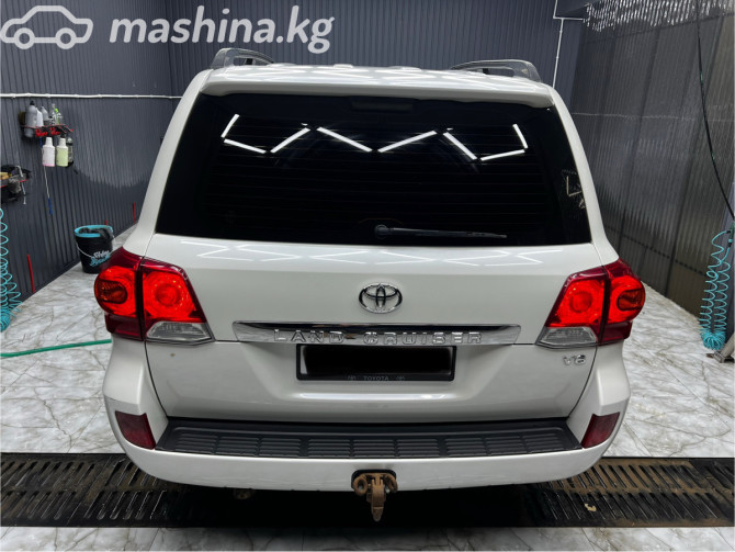Toyota Land Cruiser 200 Series Рестайлинг 1 4.0, 2014 Bishkek - photo 6