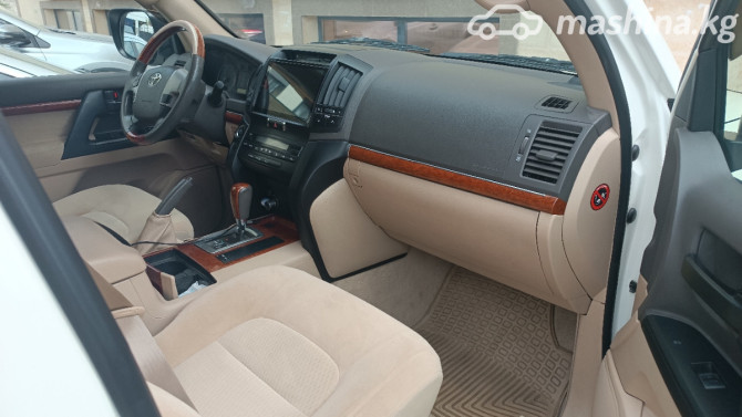 Toyota Land Cruiser 200 Series Рестайлинг 1 4.0, 2013 Bishkek - photo 3
