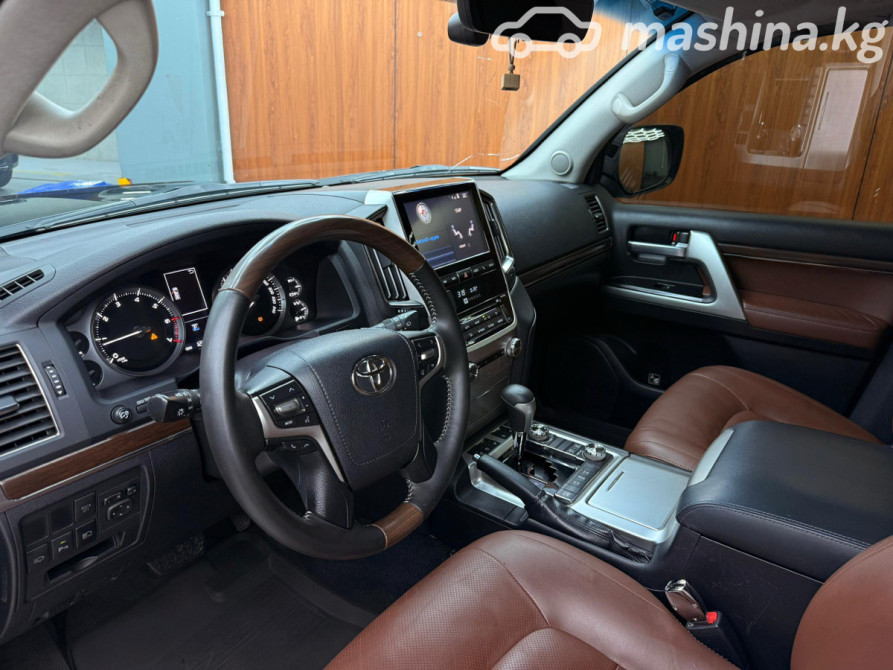 Toyota Land Cruiser 200 Series Рестайлинг 2 4.6, 2016 Bishkek - photo 3