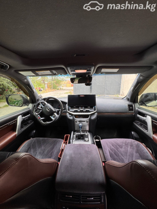 Toyota Land Cruiser 200 Series Рестайлинг 2 5.7, 2018 Bishkek - photo 6