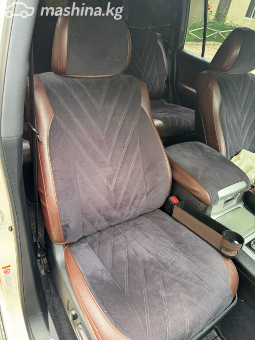 Toyota Land Cruiser 200 Series Рестайлинг 2 5.7, 2018 Bishkek - photo 8