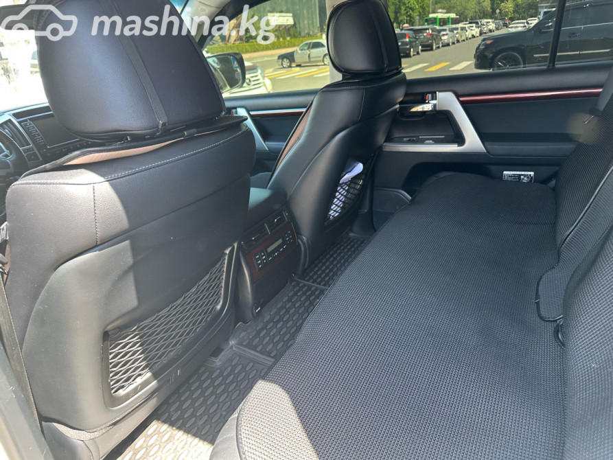 Toyota Land Cruiser 200 Series Рестайлинг 1 4.6, 2014 Bishkek - photo 17