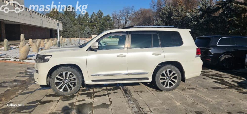Toyota Land Cruiser 200 Series Рестайлинг 2 4.6, 2016 Bishkek - photo 3