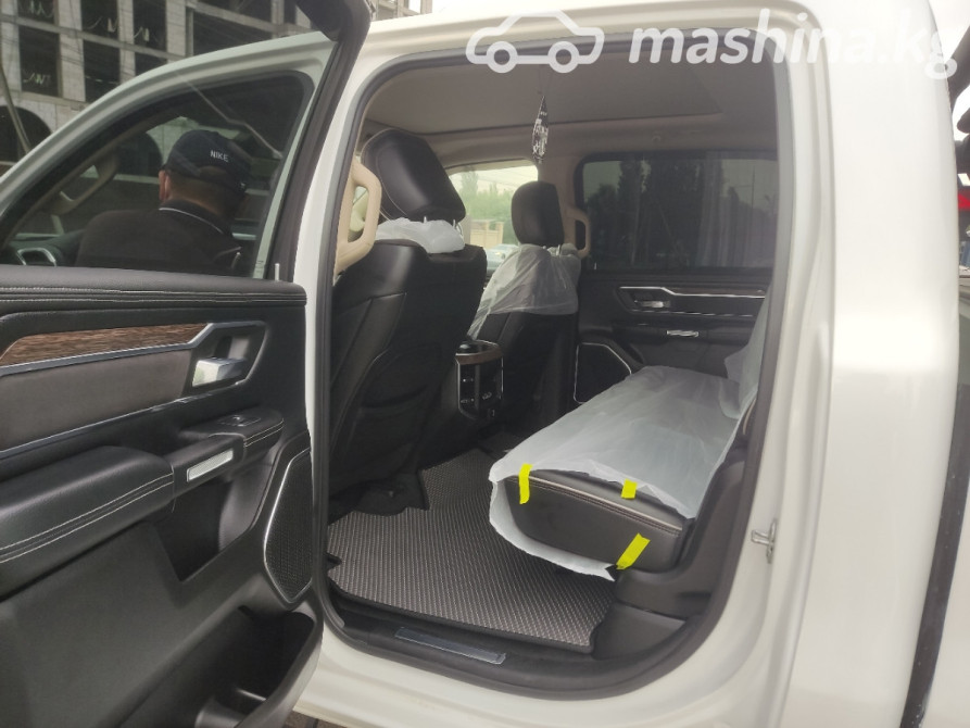 RAM 1500 V Quad Cab 5.7, 2019 Bishkek - photo 11