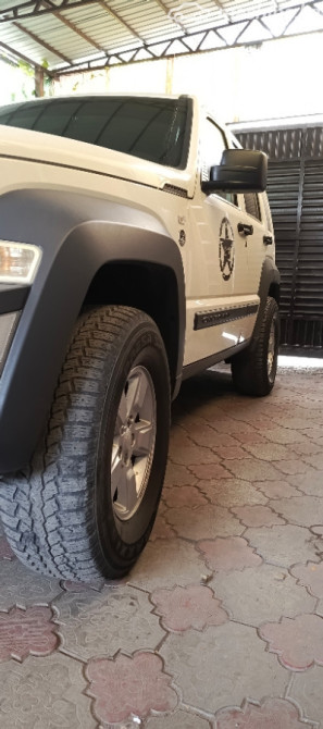 Jeep Cherokee IV (KK) 3.7, 2009 Bishkek - photo 4