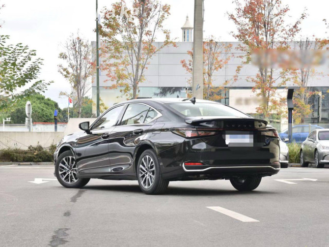 Lexus ES VII Рестайлинг 2 300h 2.5, 2025 Bishkek - photo 2