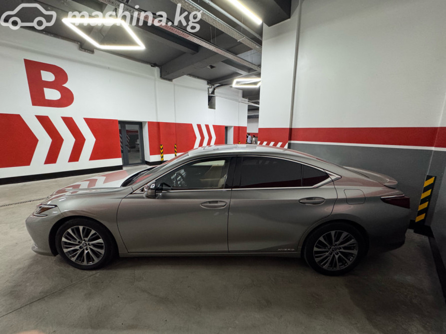 Lexus ES VI Рестайлинг 300h 2.5, 2016 Бишкек - изображение 4