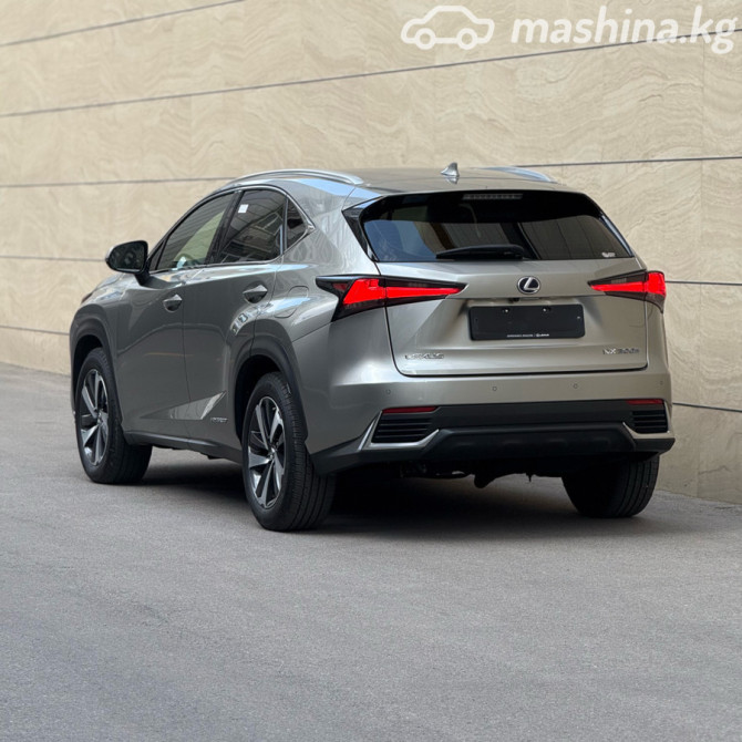 Lexus NX I Рестайлинг 300h 2.5, 2018 Бишкек - изображение 4