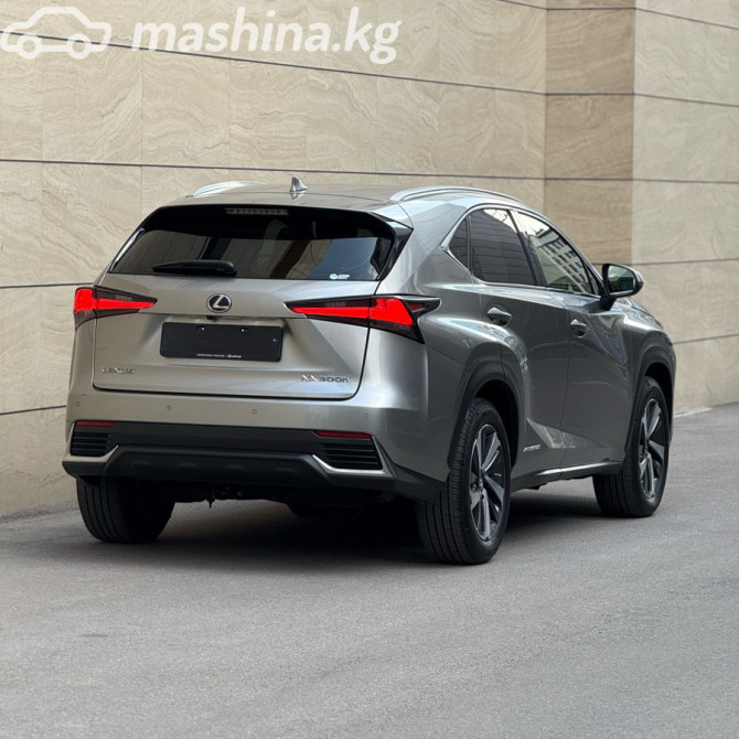 Lexus NX I Рестайлинг 300h 2.5, 2018 Бишкек - изображение 2