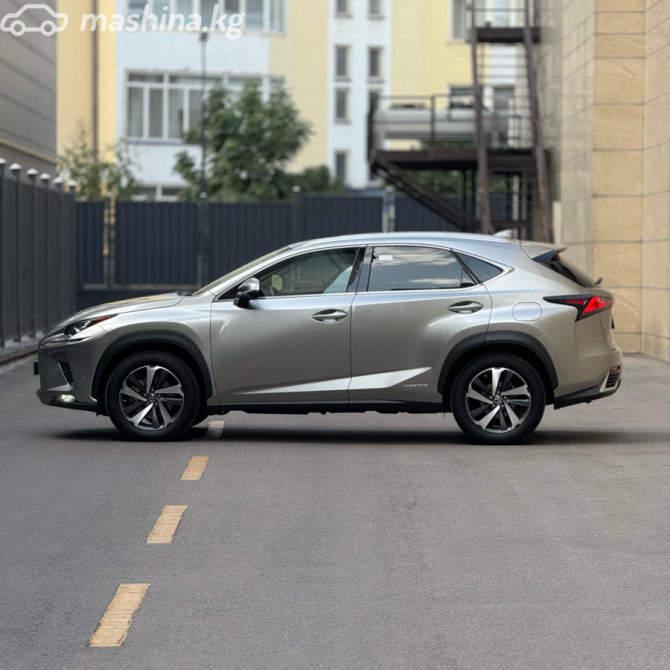 Lexus NX I Рестайлинг 300h 2.5, 2018 Бишкек - изображение 5