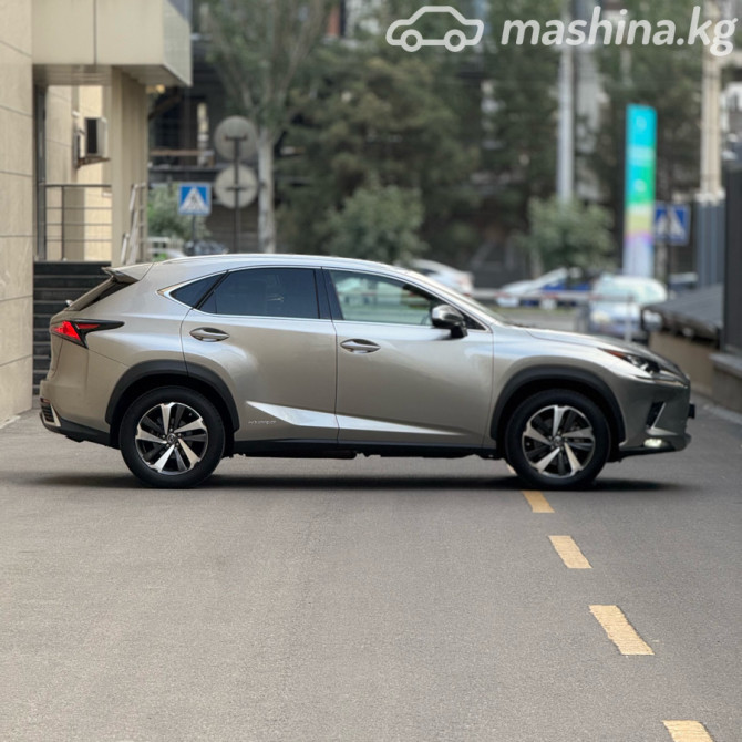 Lexus NX I Рестайлинг 300h 2.5, 2018 Бишкек - изображение 6