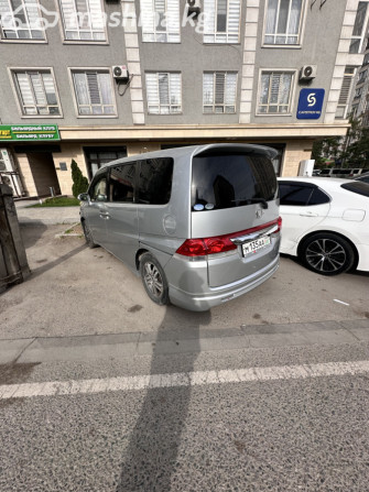 Honda Stepwgn III 2.0, 2007 Бишкек - изображение 3