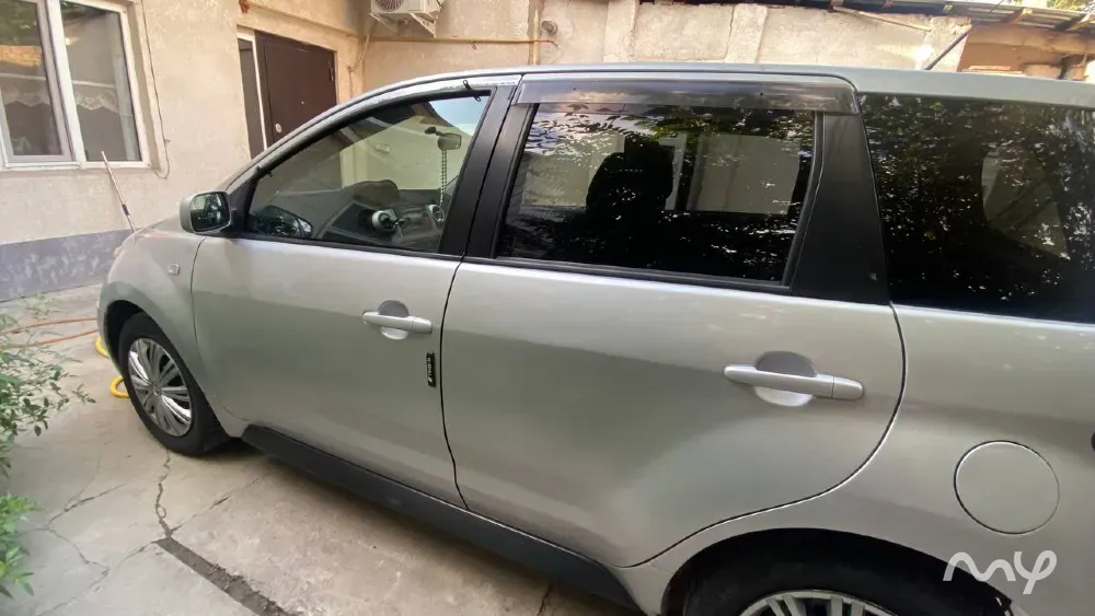 Toyota Ist 2002 года Бишкек - изображение 2