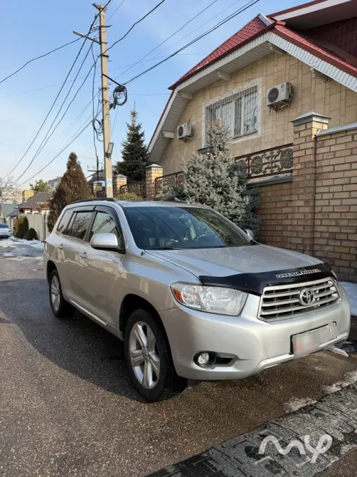 Toyota Highlander, серебристый кроссовер 7 мест (3 ряда сидений). Полный привод. Бишкек - изображение 2