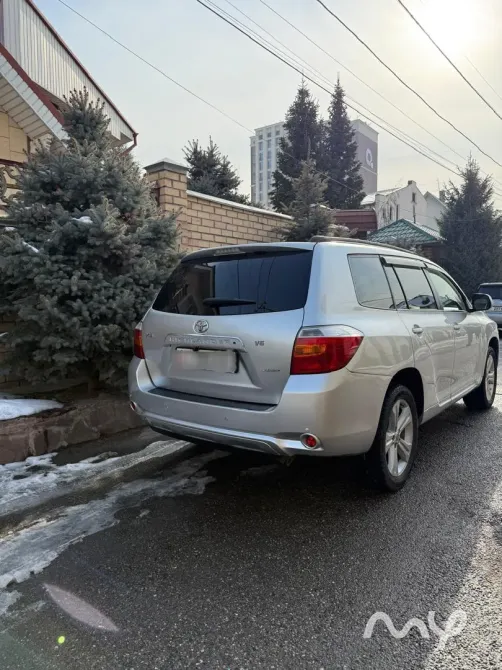 Toyota Highlander, серебристый кроссовер 7 мест (3 ряда сидений). Полный привод. Бишкек - изображение 3