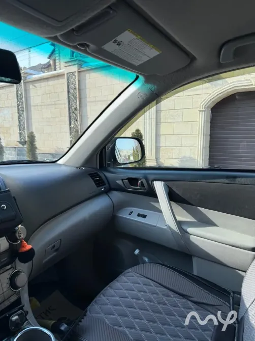 Toyota Highlander, серебристый кроссовер 7 мест (3 ряда сидений). Полный привод. Бишкек - изображение 5