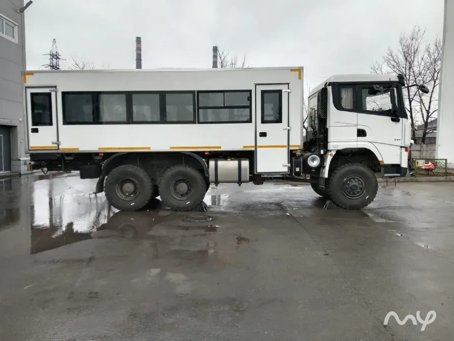 Cпециальный вахтовый автобус 7722Т2-20 на базе полноприводного шасси Shacman (6x6) Бишкек - изображение 3