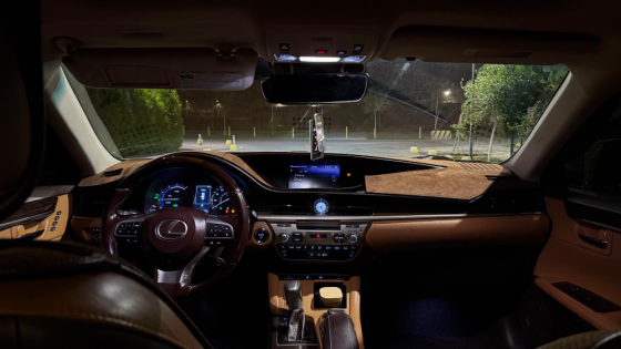Продается Lexus ES Год выпуска: 2017 Пробег: 170.000 km Кузов: седан Цвет: Белый Топливо: гибрид М Бишкек