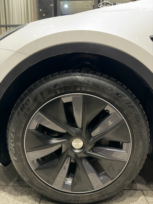 Tesla Model Y I Standard Electro AT (150 кВт), 2023 Бишкек - изображение 8