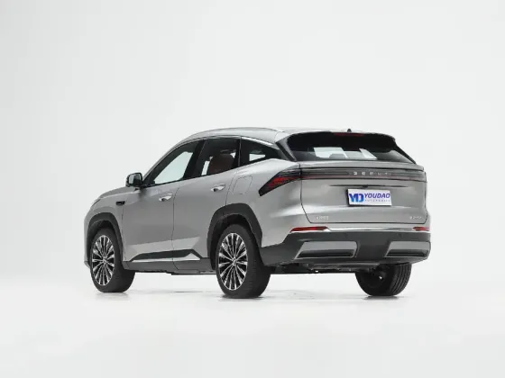 Geely Galaxy M7 Hybrid 2026 года — новый кроссовер, готов к продаже Бишкек