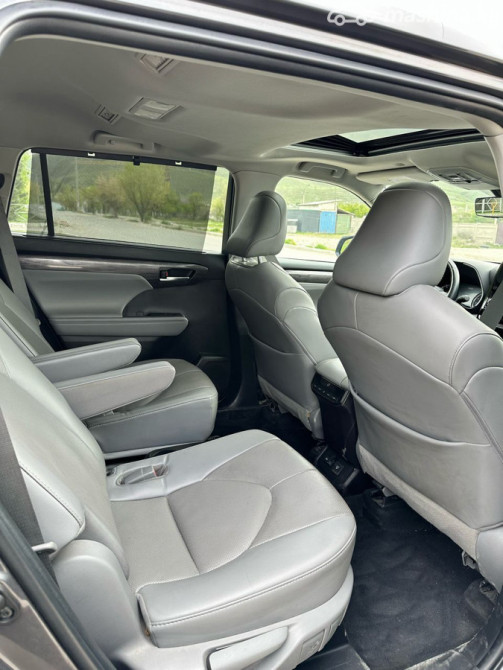 Toyota Highlander IV (U70) 3.5, 2022 Бишкек - изображение 11